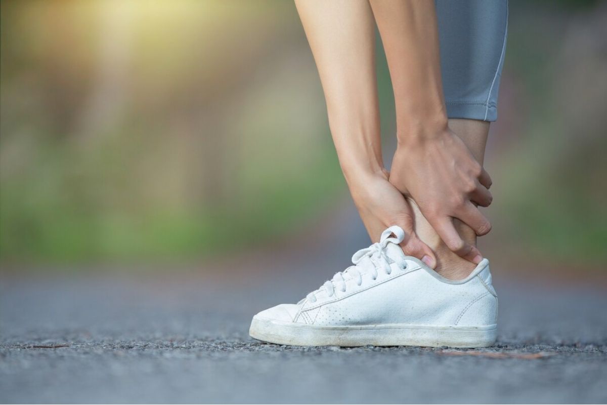 Lelah Beraktivitas? Ini Dia 10 Cara Mengatasi Kaki Pegal yang Ampuh