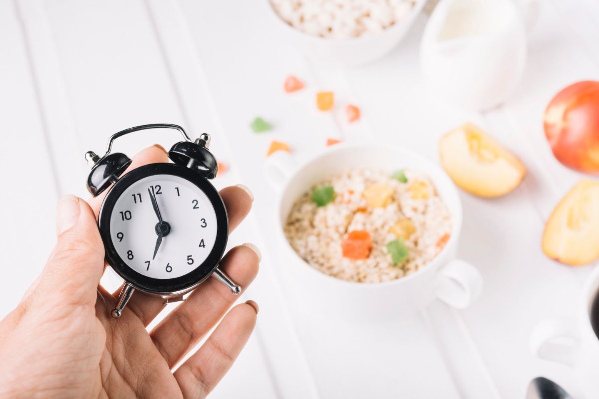 Konsep waktu makan pada program diet intermittent fasting