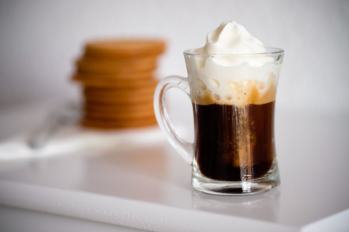 Secangkir Espresso Con Panna