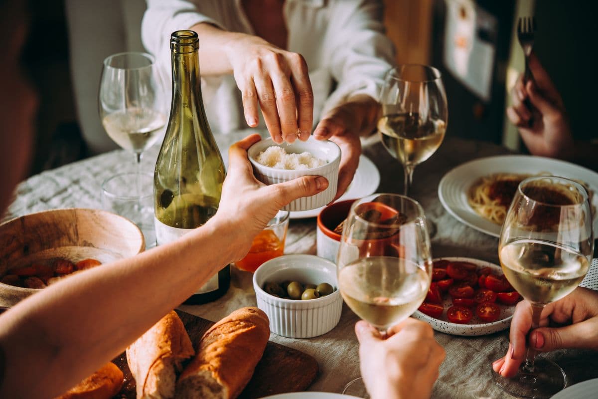 Makan malam dengan wine