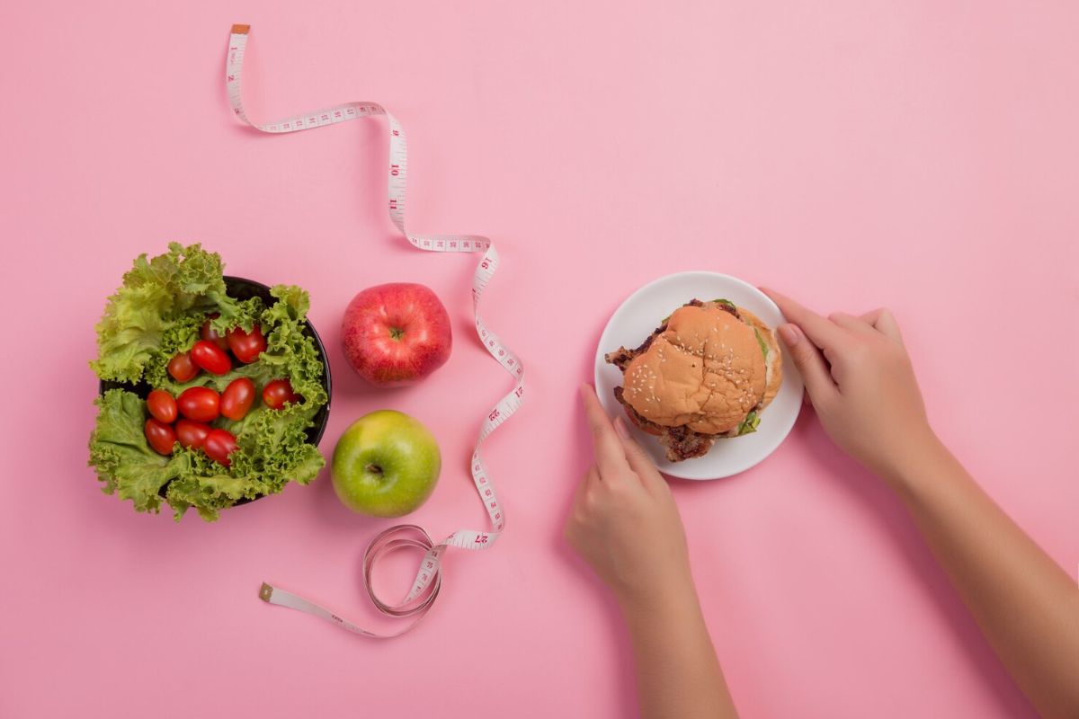 Makanan sehat di samping makanan tinggi kalori