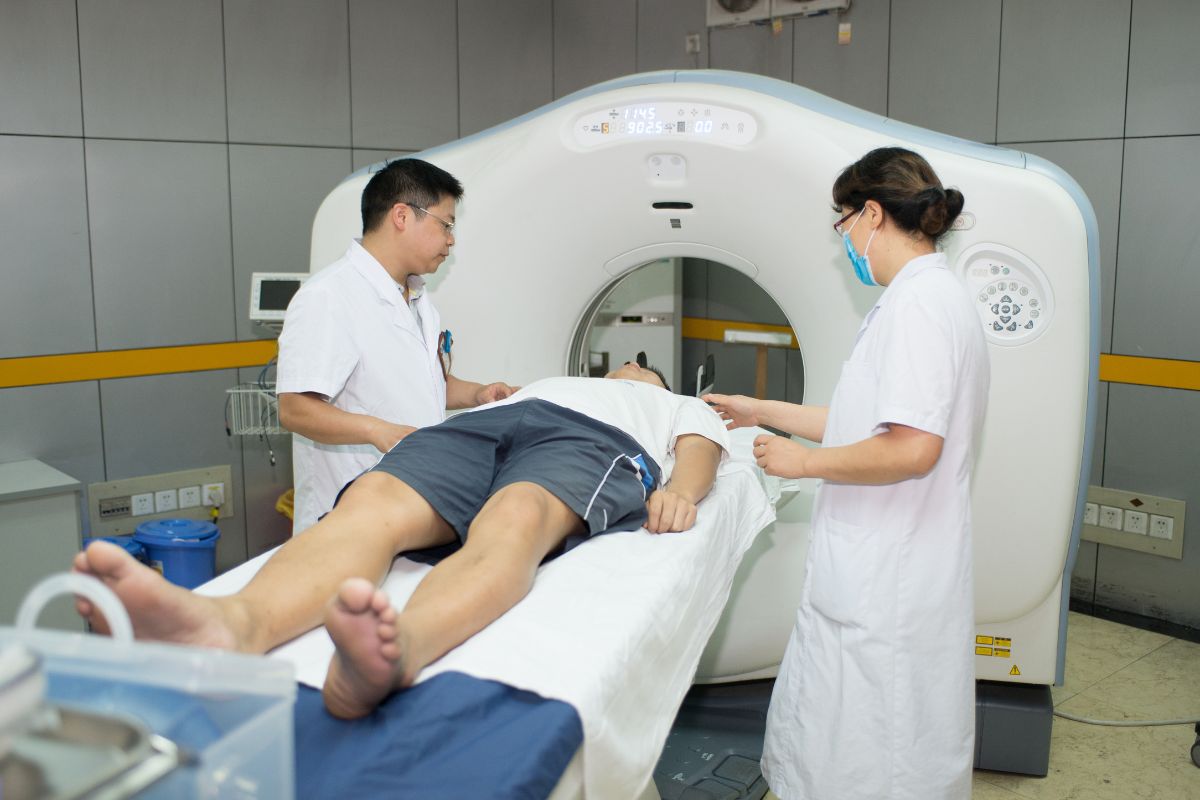 Pasien melakukan CT Scan untuk memastikan kondisi kanker telah mati