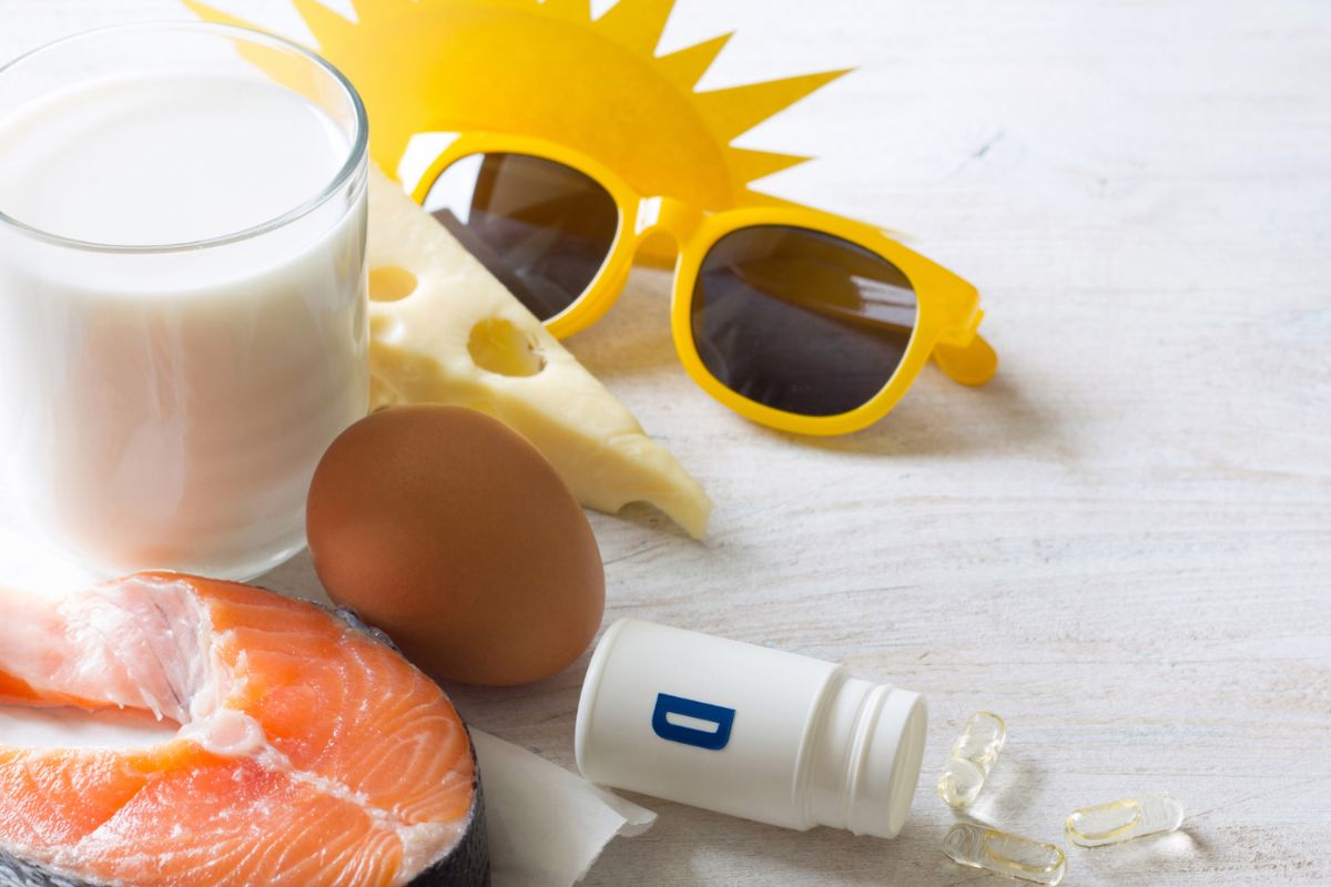 Sumber vitamin D: susu, salmon, keju, telur, sinar matahari, dan suplemen vitamin D