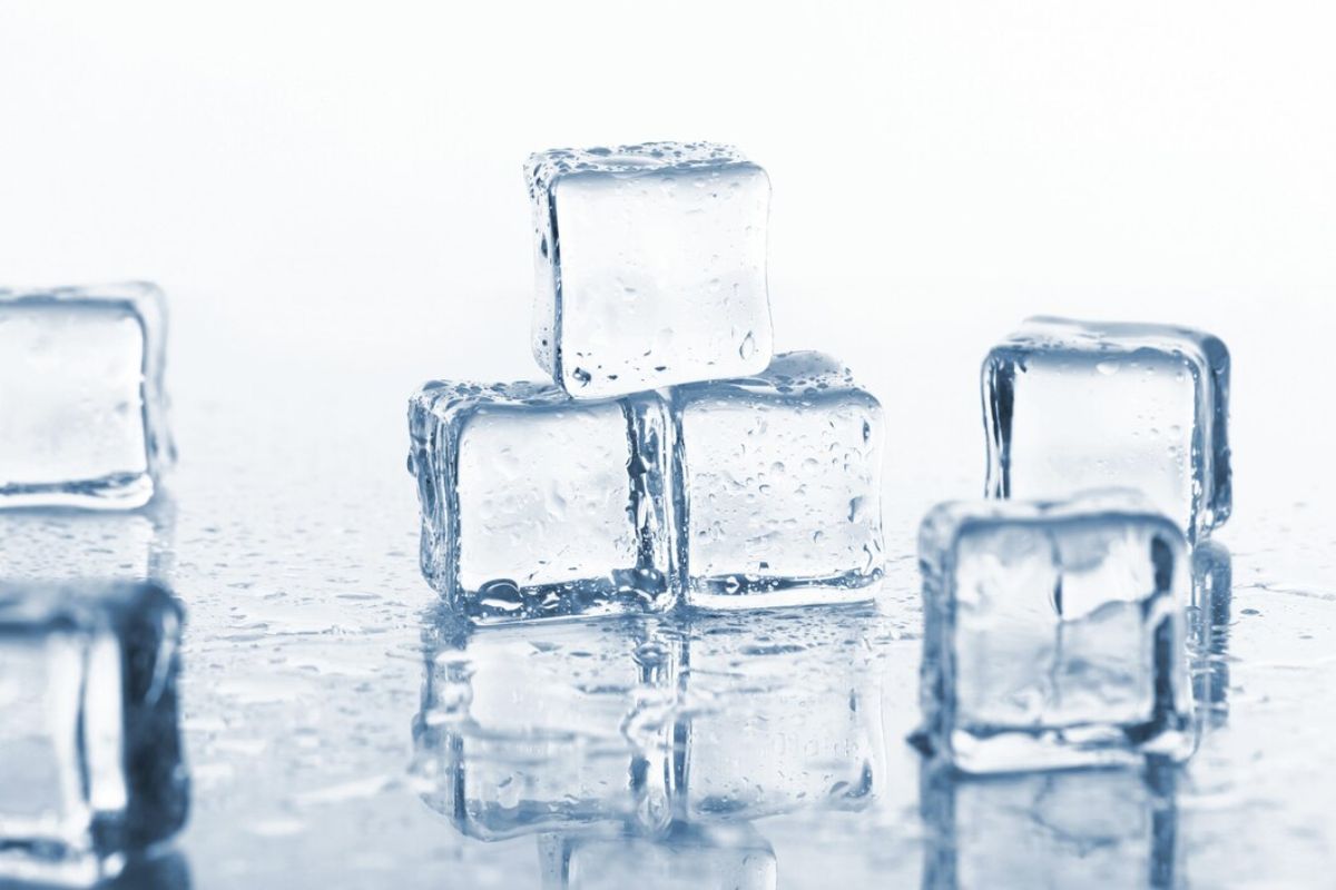 Tumpukan ice cubes